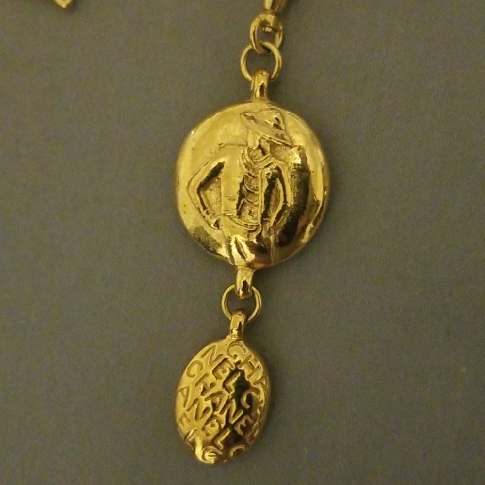 CHANEL 19 1/2 Inches, Pendant  NOT FOR SALE - Picture 5 of 8